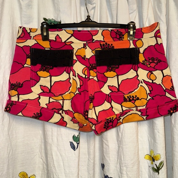 Judith March Woman’s Floral Shorts - Picture 2 of 5